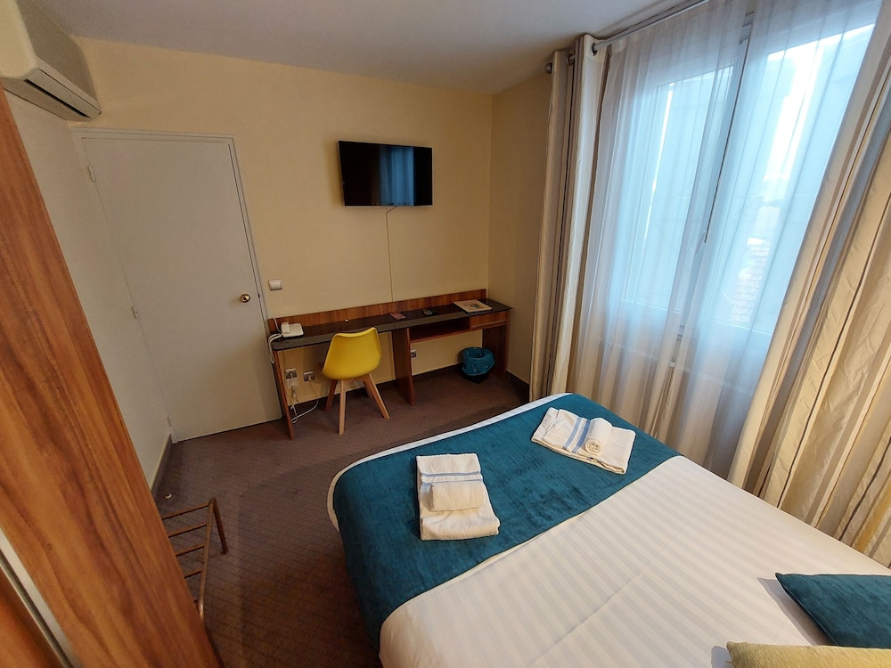 Standard Double Room - Photo 3