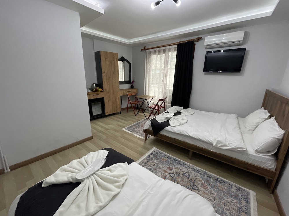 Deluxe Triple Room photo 1
