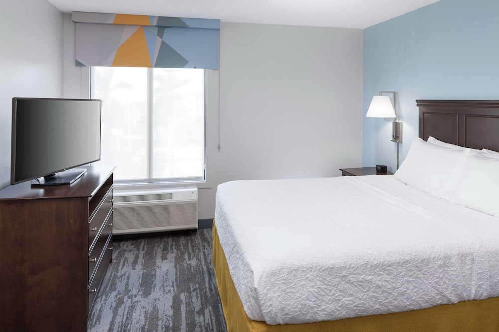 Executive Suite, 1 Queen Bed with Sofa bed, Non Smoking - Photo 6