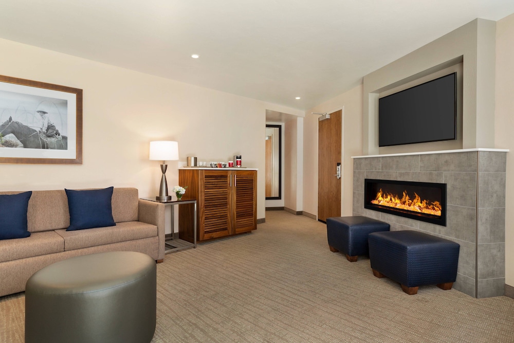 Suite, 1 Bedroom, Fireplace photo 1