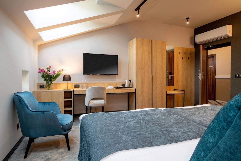 Standard Room photo 2