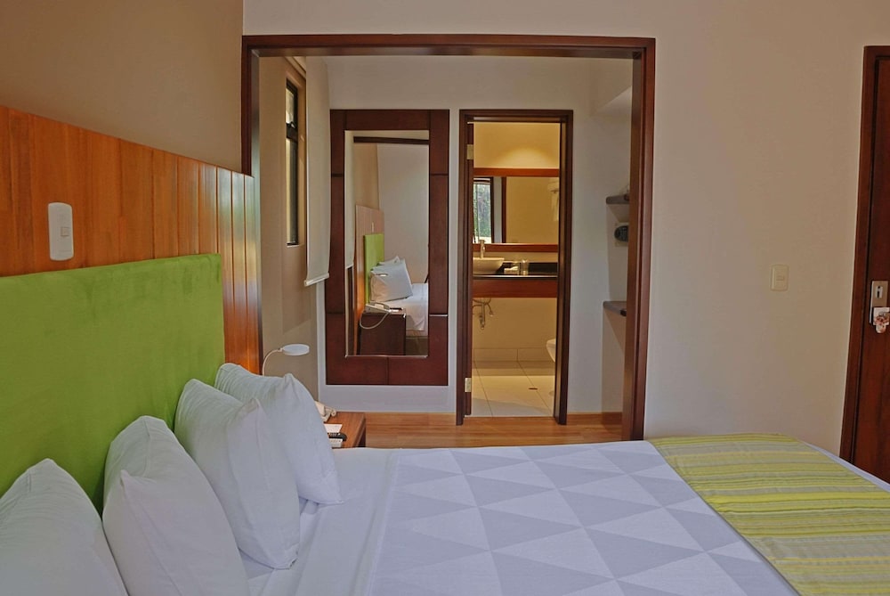 Room, 1 King Bed, Non Smoking - Photo 2