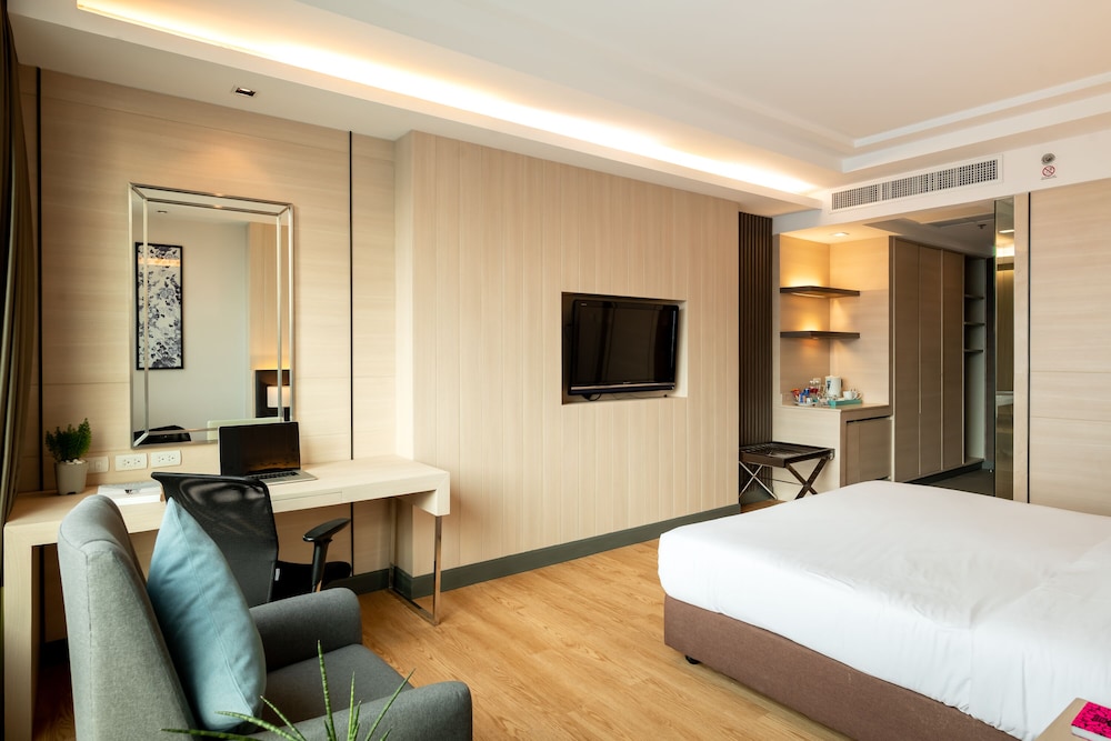 Deluxe Room, City View photo 3