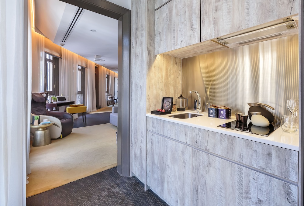 Premier Studio Suite photo 3