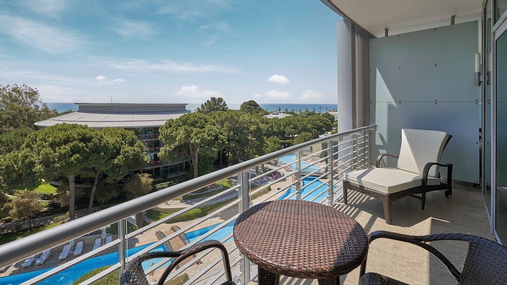 Superior Room, Partial Sea View (2 adults and 2 children) photo 2