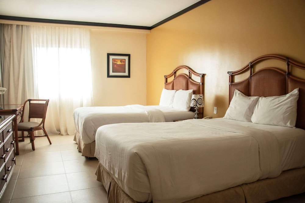Basic Room, 2 Double Beds - Photo 1