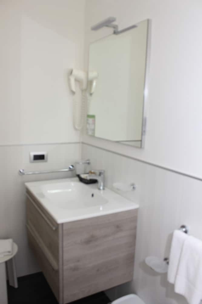 Superior Double Room - Photo 9