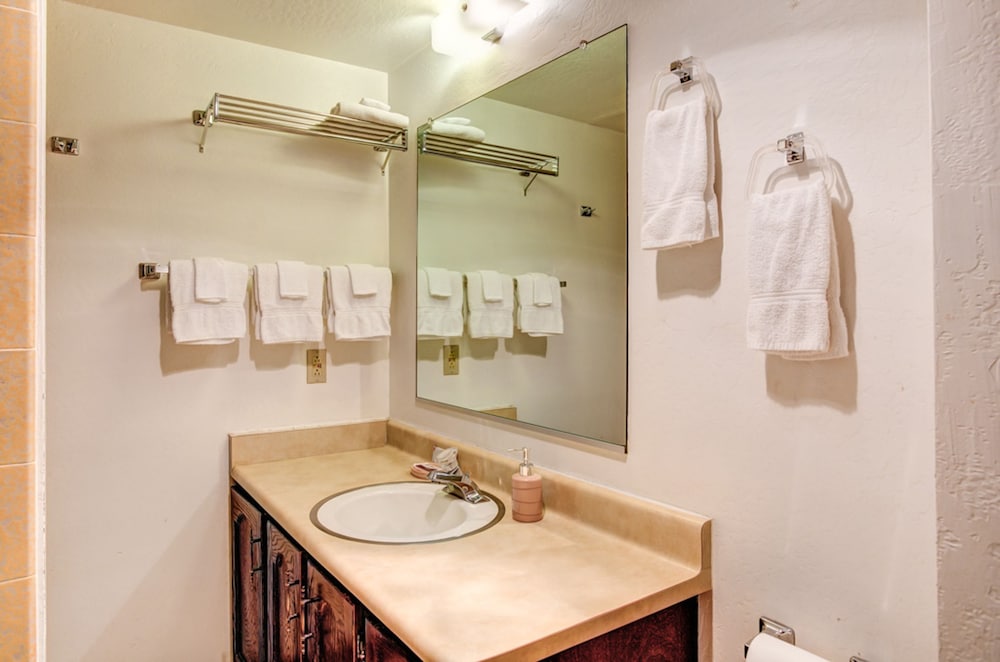 Condo, 1 Bedroom photo 3