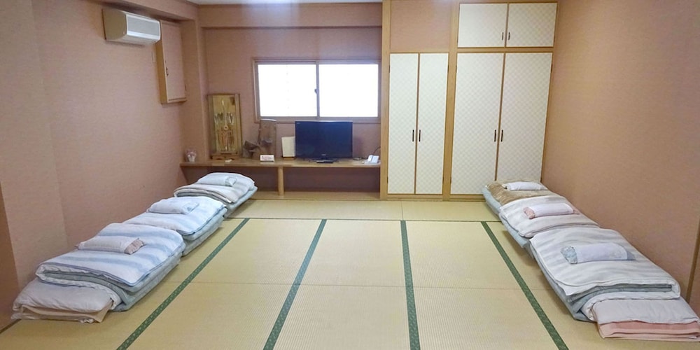 Japanese Style 18 Tatami-mat Room, Shared Bathroom