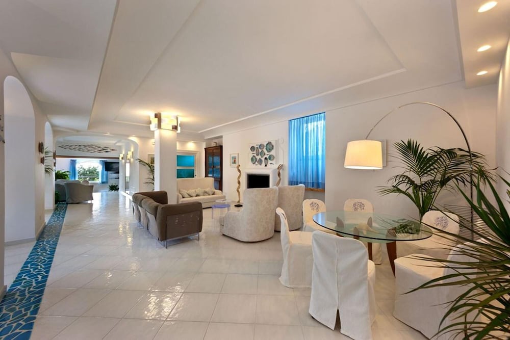 Villa, Smoking