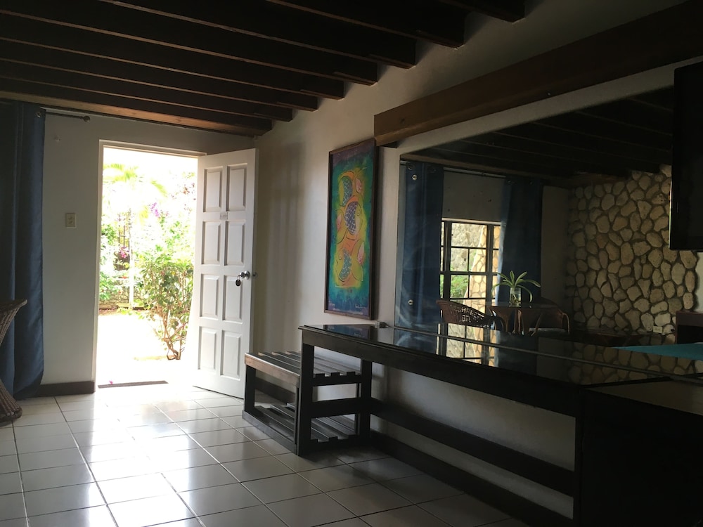 Studio, 1 King Bed photo 2