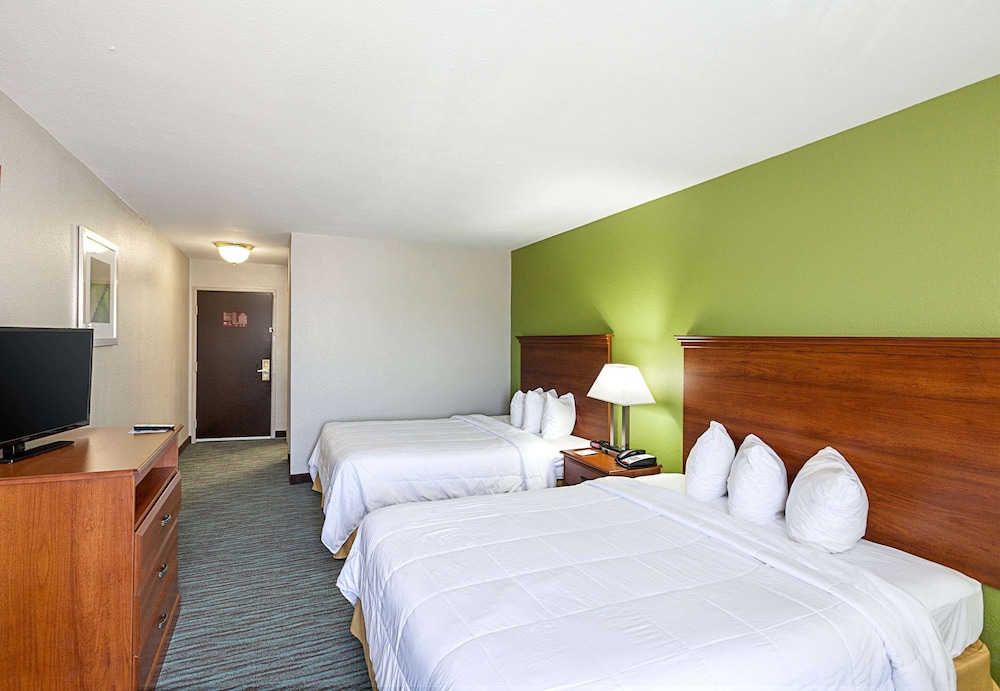 Room, 2 Queen Beds, Accessible, Non Smoking - Photo 3