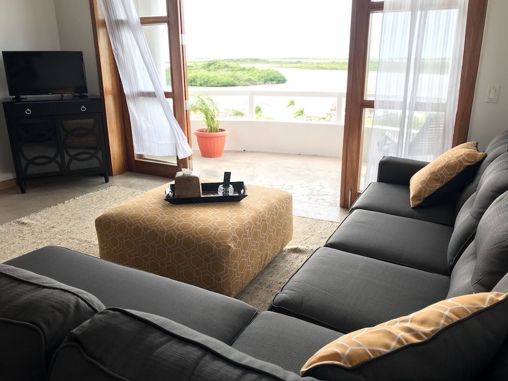 Deluxe Suite, 2 Bedrooms, Lake View photo 3