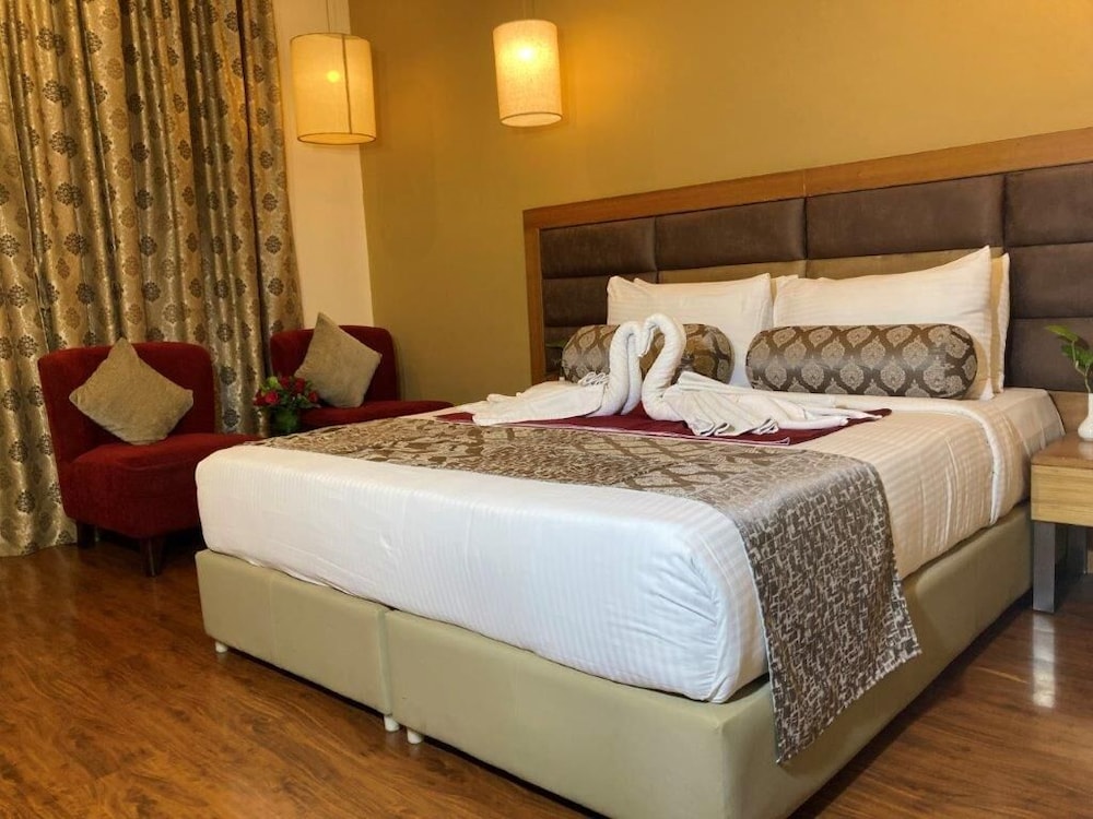 Club Premier Room - Photo 1