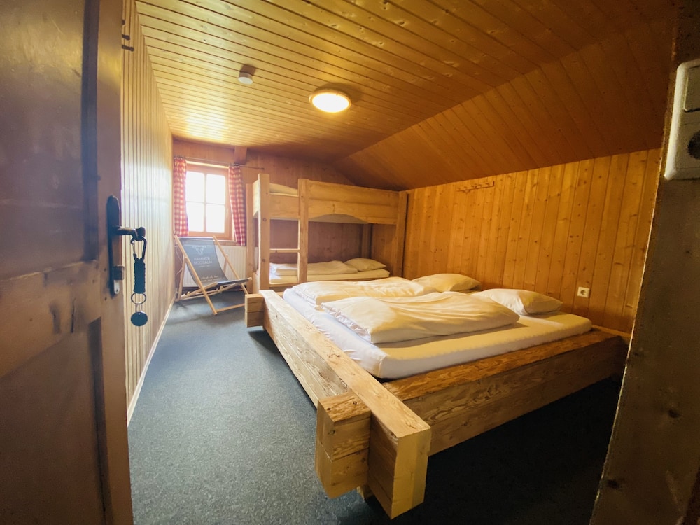 Basic Quadruple Room photo 1