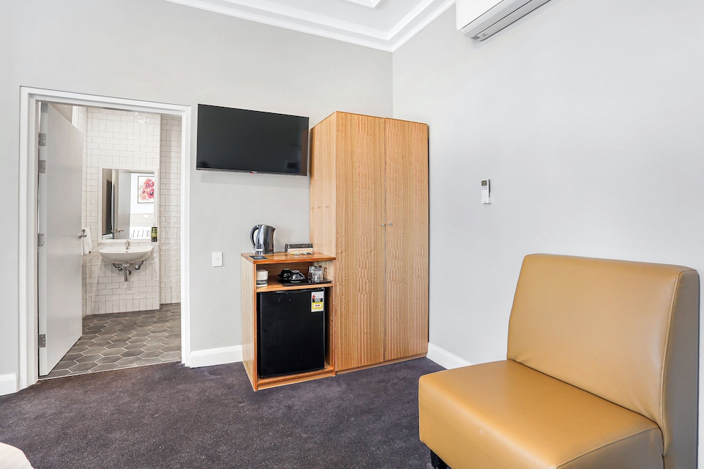 Deluxe Double Room, 1 Queen Bed, Accessible, photo 6