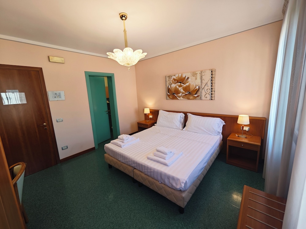 Double or Twin Room photo 1