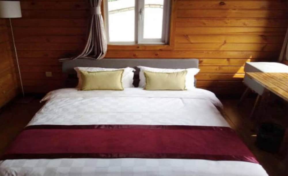 Signature Chalet, 1 Bedroom, Courtyard Area photo 1