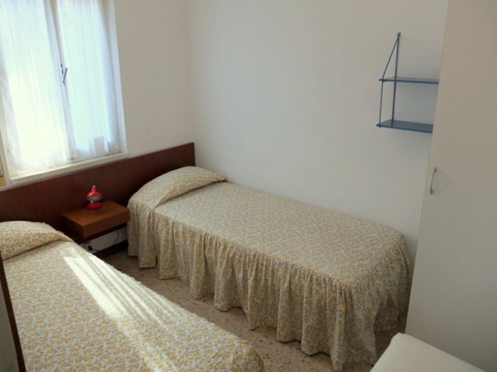 Basic Bungalow, 2 Bedrooms (sisC)