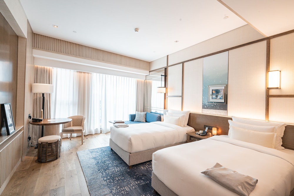 Deluxe Twin Size Bed Room