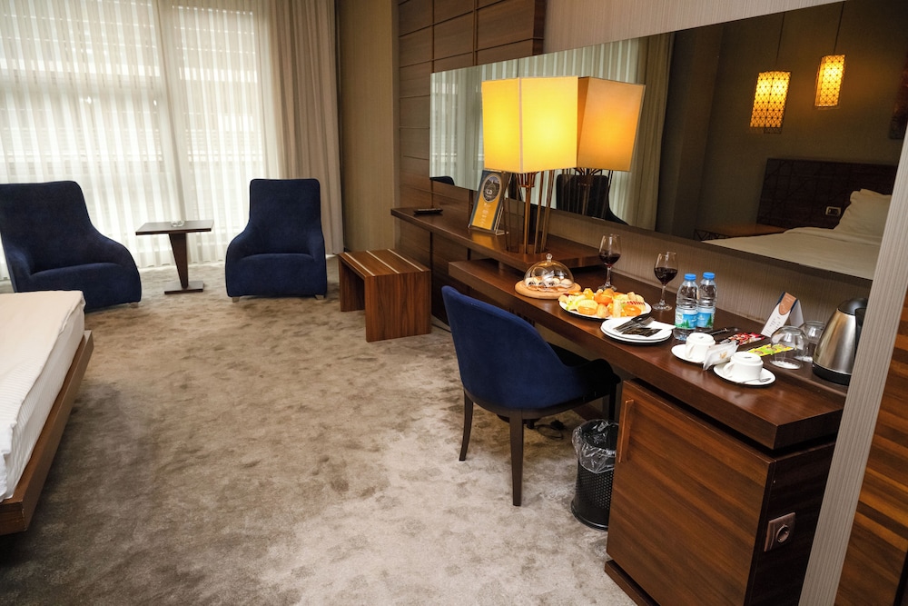 Superior Room thumbnail 5
