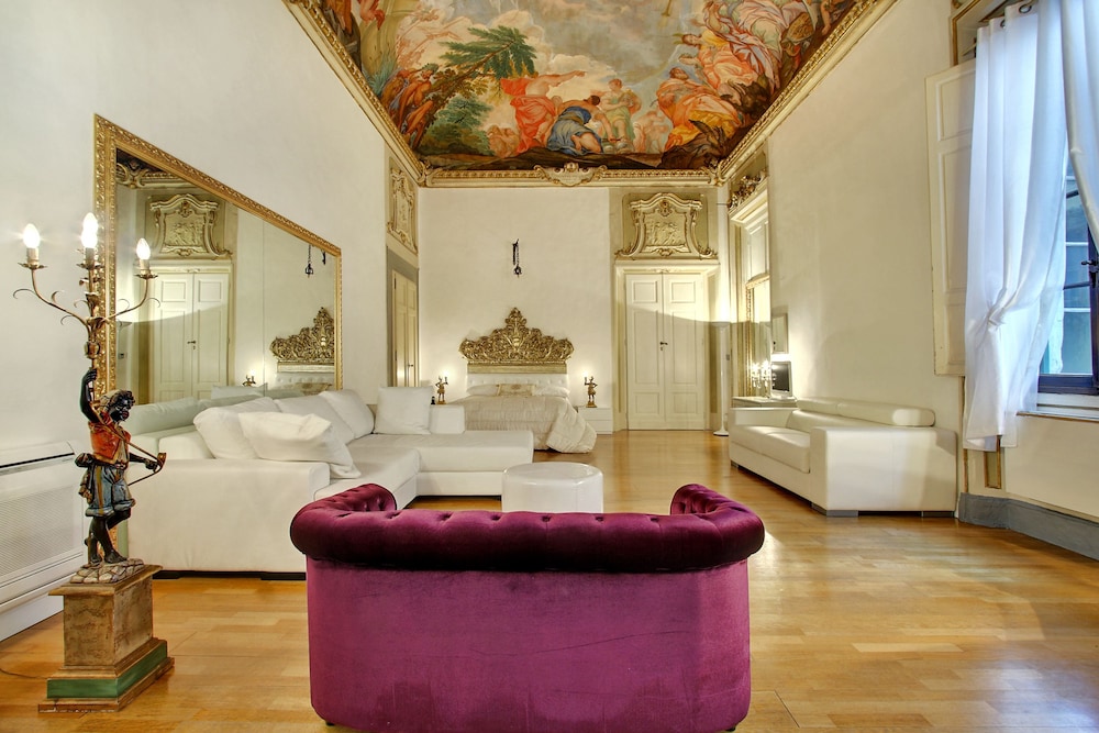 Deluxe Suite photo 1