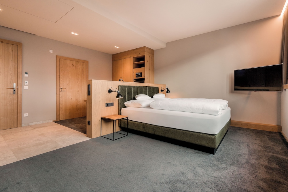 Deluxe Triple Room, Mobility Accessible