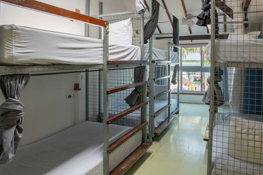 6 Bed Female Dorm