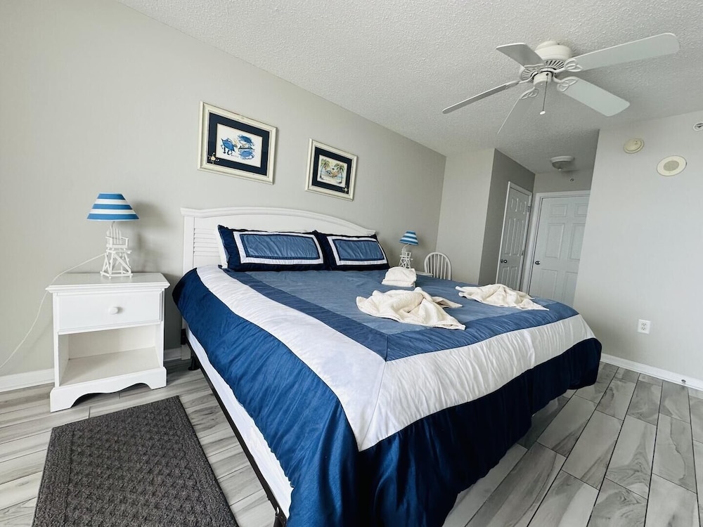 Condo, 2 Bedrooms