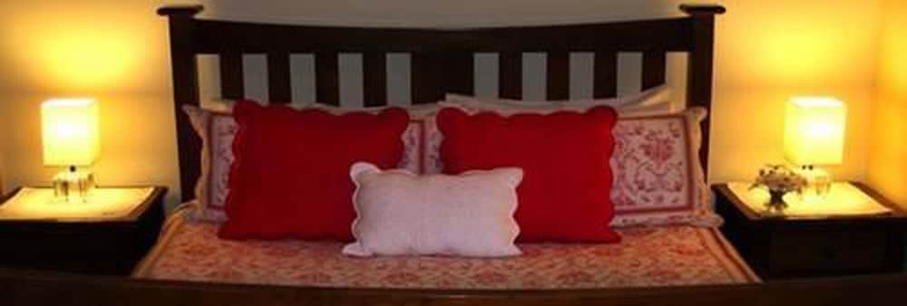 Standard Room, 1 Queen Bed photo 1