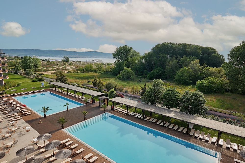 Superior Twin Room, Sea View, Poolside photo 2