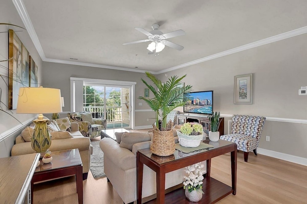 Condo, 3 Bedrooms