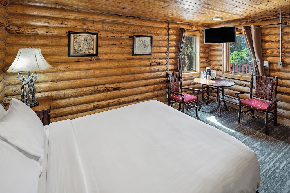Deluxe Cabin, 1 Queen Bed, Mountainside photo 1