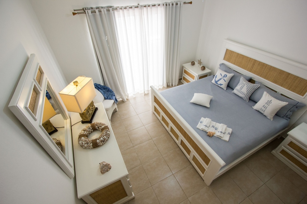 Deluxe Two Bedroom Private Beach