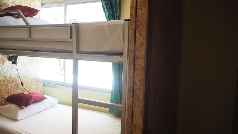 Bed in 4 Bed mixed Dormitory room photo 1