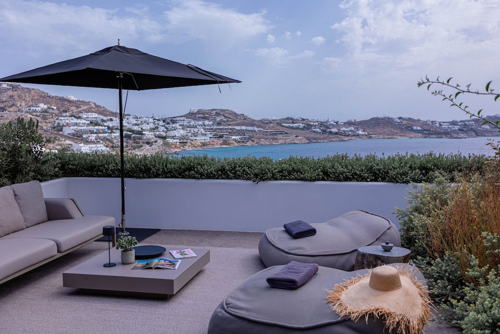 Noima Suite, Private Heated Pool, Sea View - Photo 11