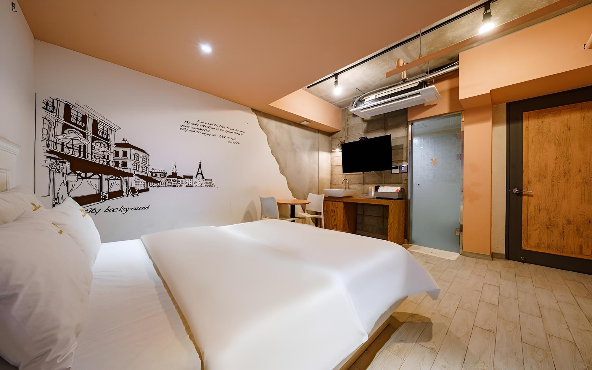 Room (Standard Room) - Photo 5