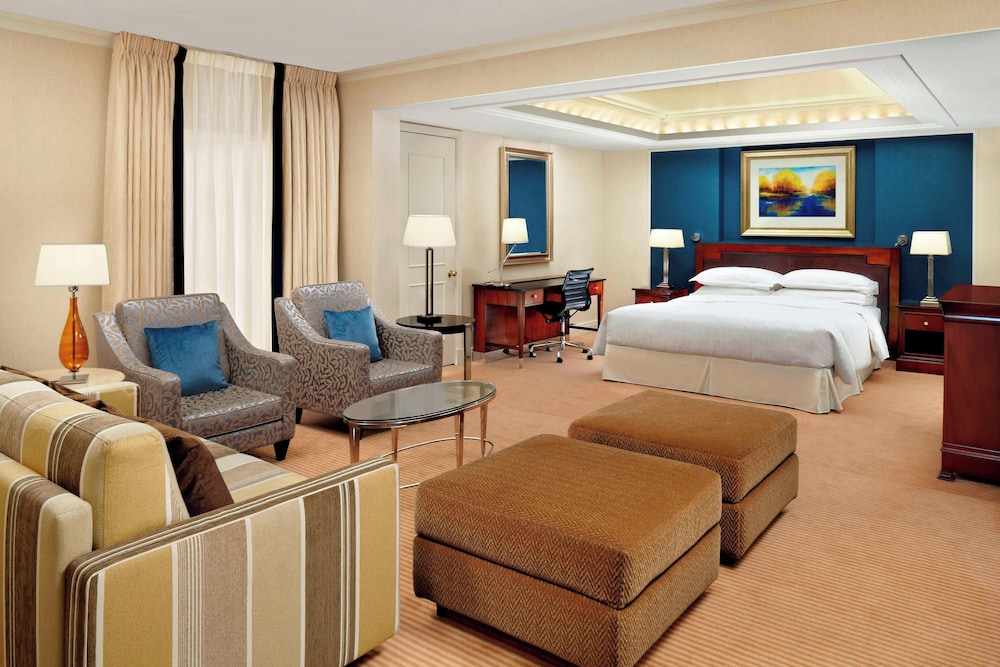 Junior Studio Suite, 1 King Bed photo 3