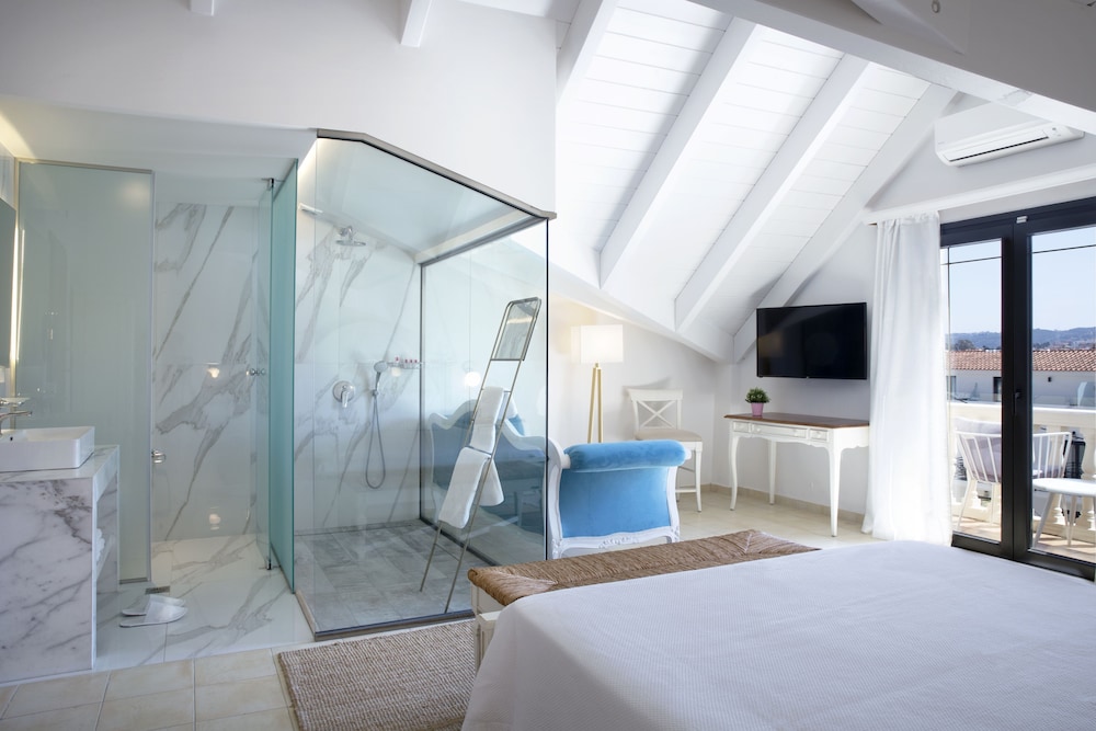 Deluxe Loft Suite photo 1