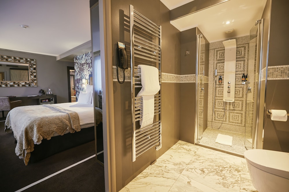 Suite (Juliana) Suite (Juliana)