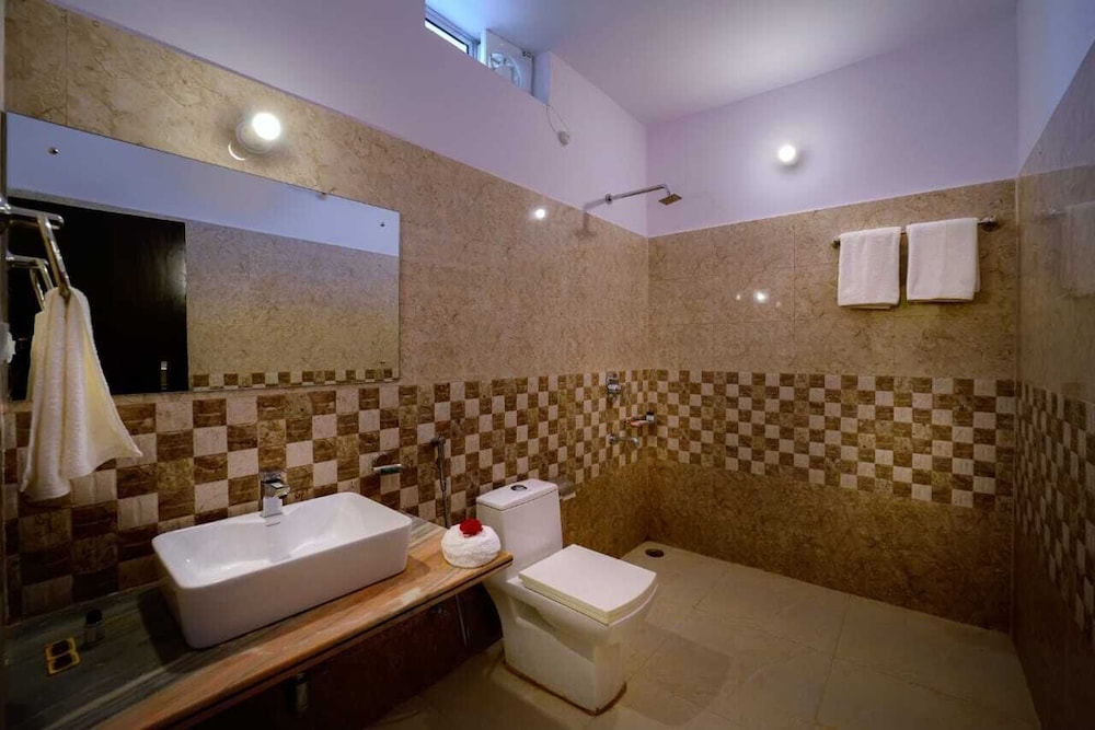 Deluxe Room - Photo 2