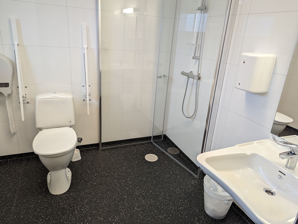 Economy Quadruple Room, Shared Bathroom photo 3
