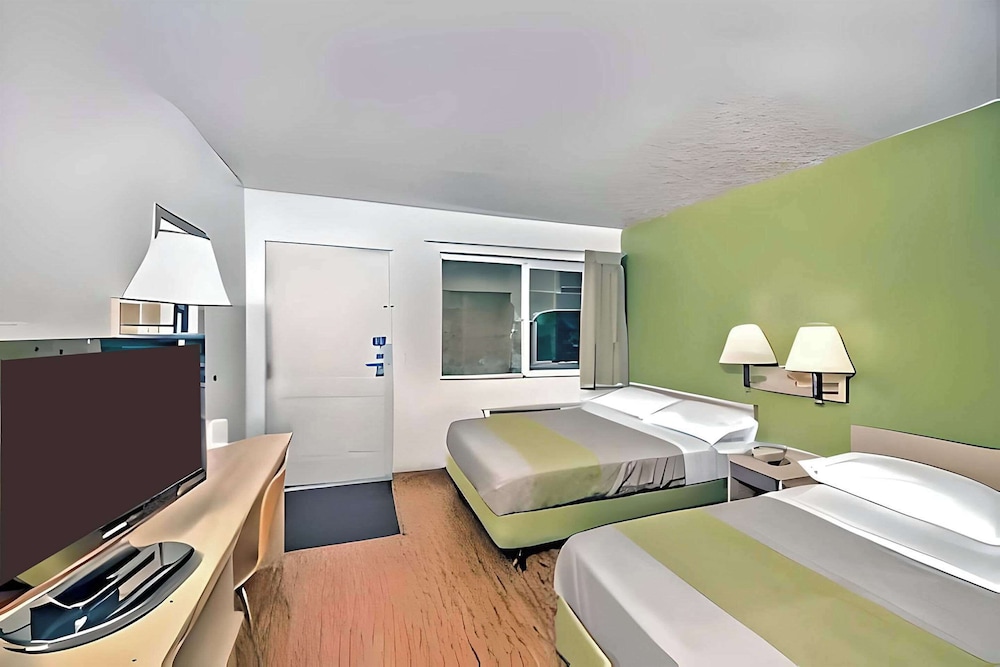 Standard Room, 2 Double Beds, Non Smoking photo 2