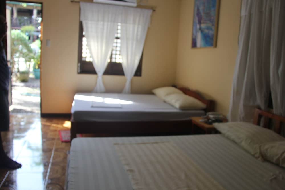 Family Room photo 1