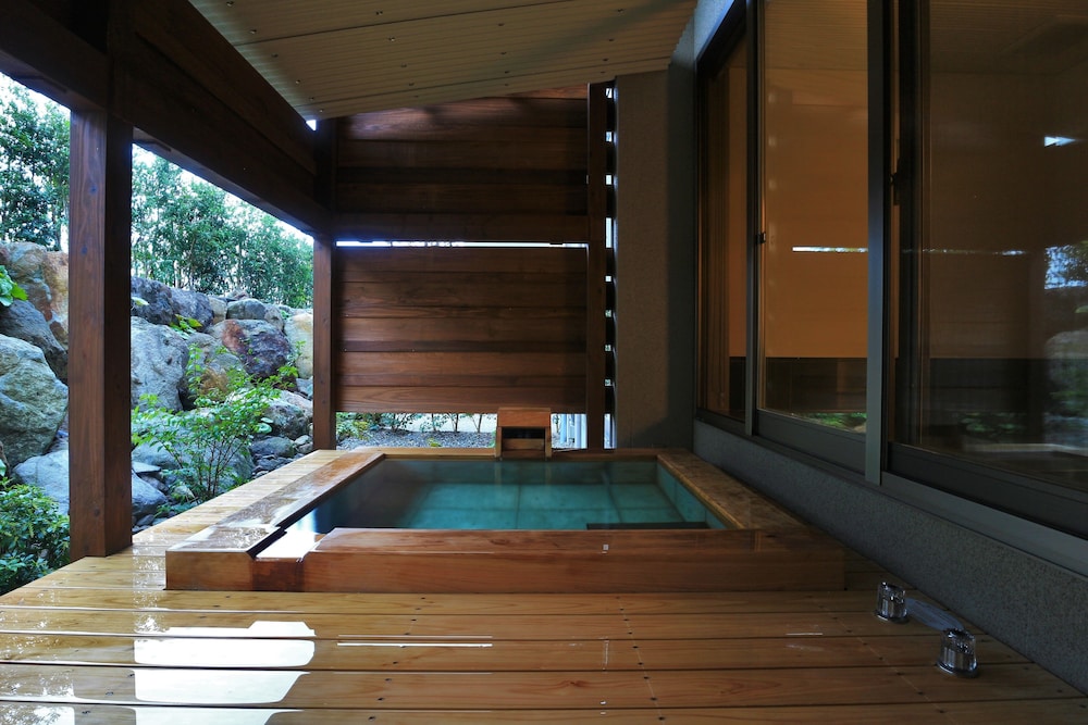 [Club Lounge Access] Seaside Maisonette