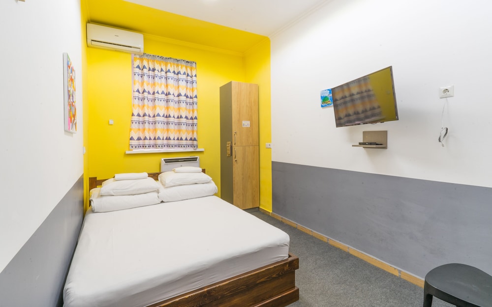 Standard Double Room, Shared Bathroom photo 2