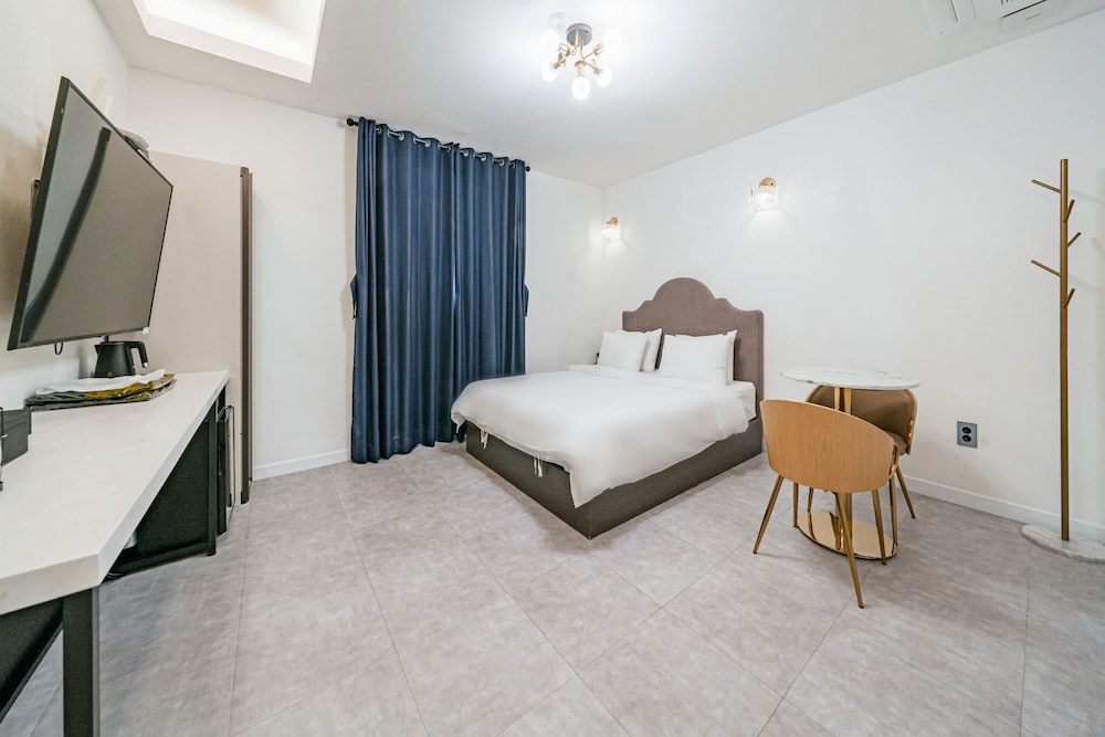 Standard Double Room, City View photo 1