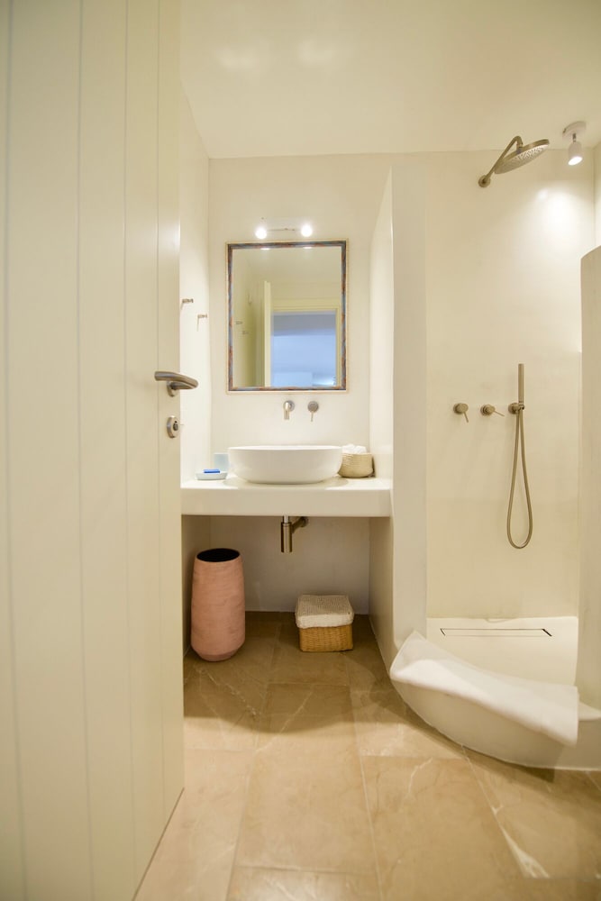 One Bedroom Beachfront Apartment photo 2