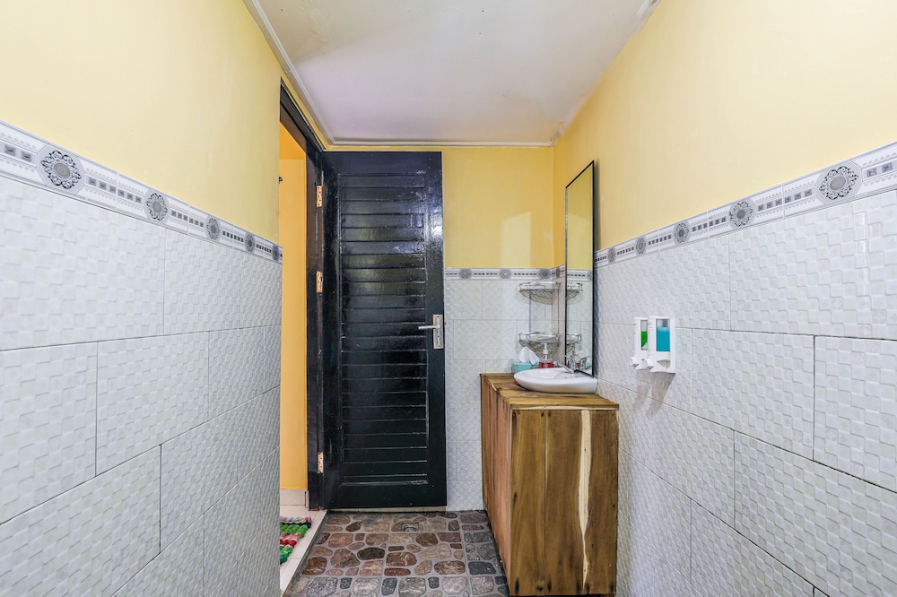Basic Twin Room - Photo 9