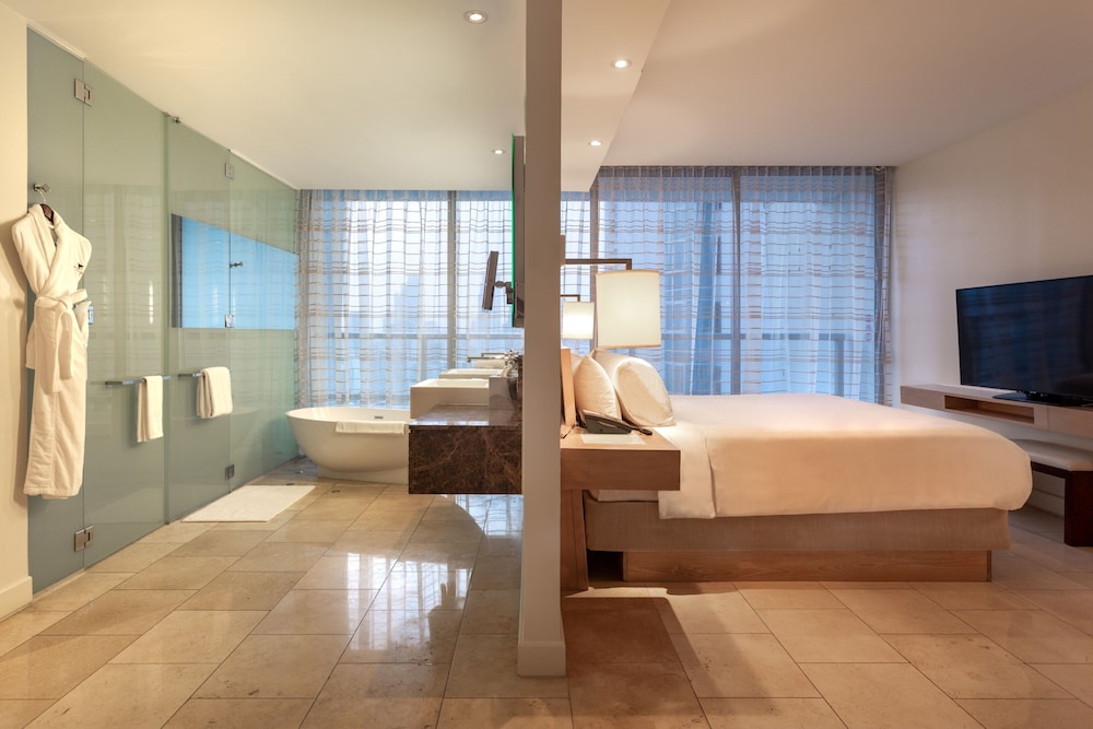 Suite, 1 King Bed, Partial Ocean View - Photo 14